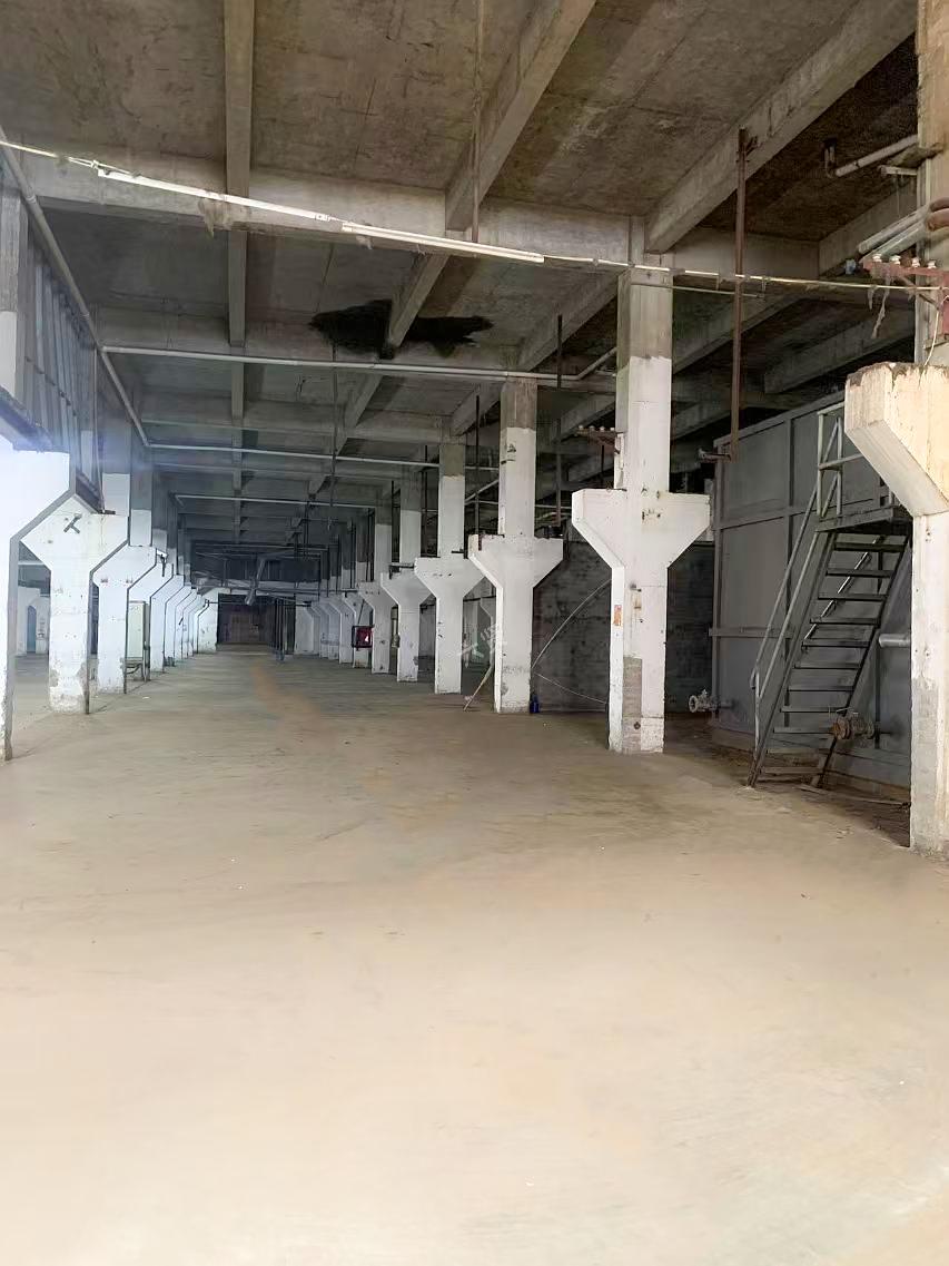 六贤-昌盛东路26号 常州横林镇紧靠312国道双层厂房出租，家具木托可进