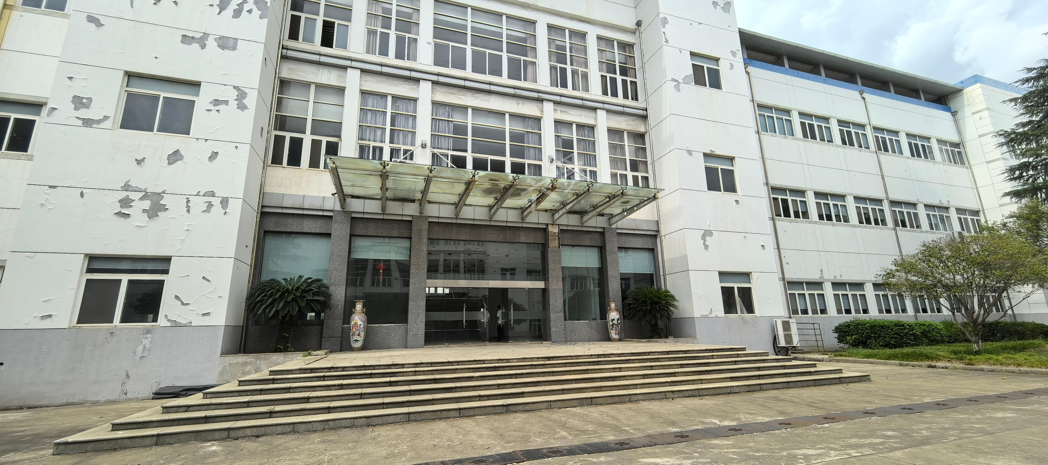 六贤-金鼎路 湟里金鼎路单层带行车厂房出租，可分租