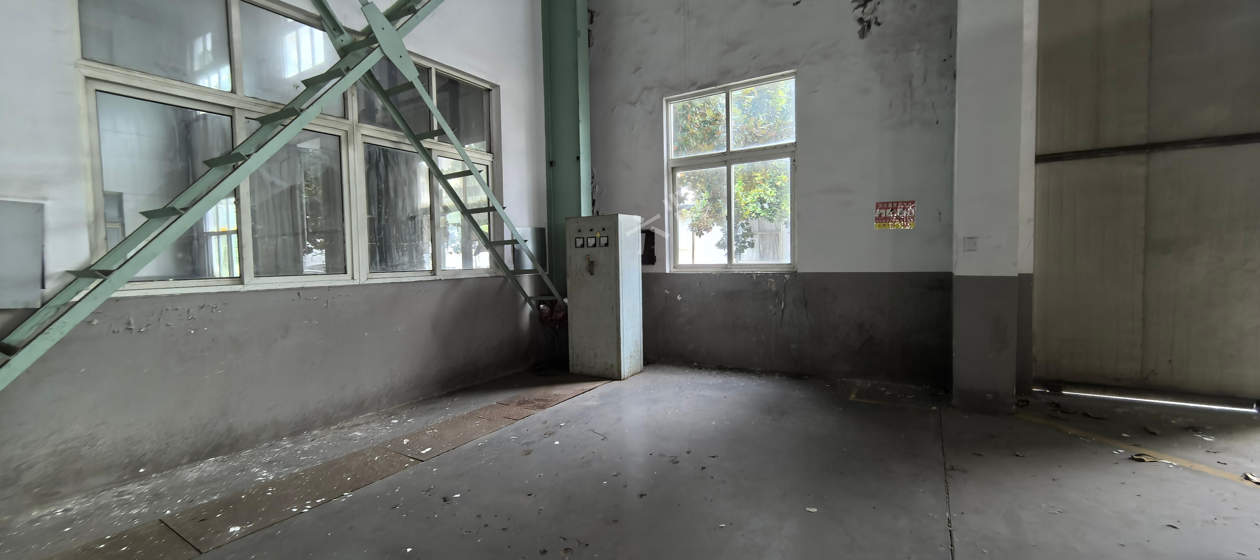 六贤-金鼎路 湟里金鼎路单层带行车厂房出租，可分租