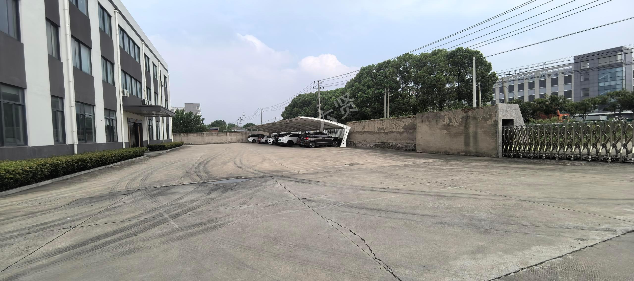 六贤-儒林园区西路18号 金坛儒林园单层独栋带行车厂房出租，配电1000