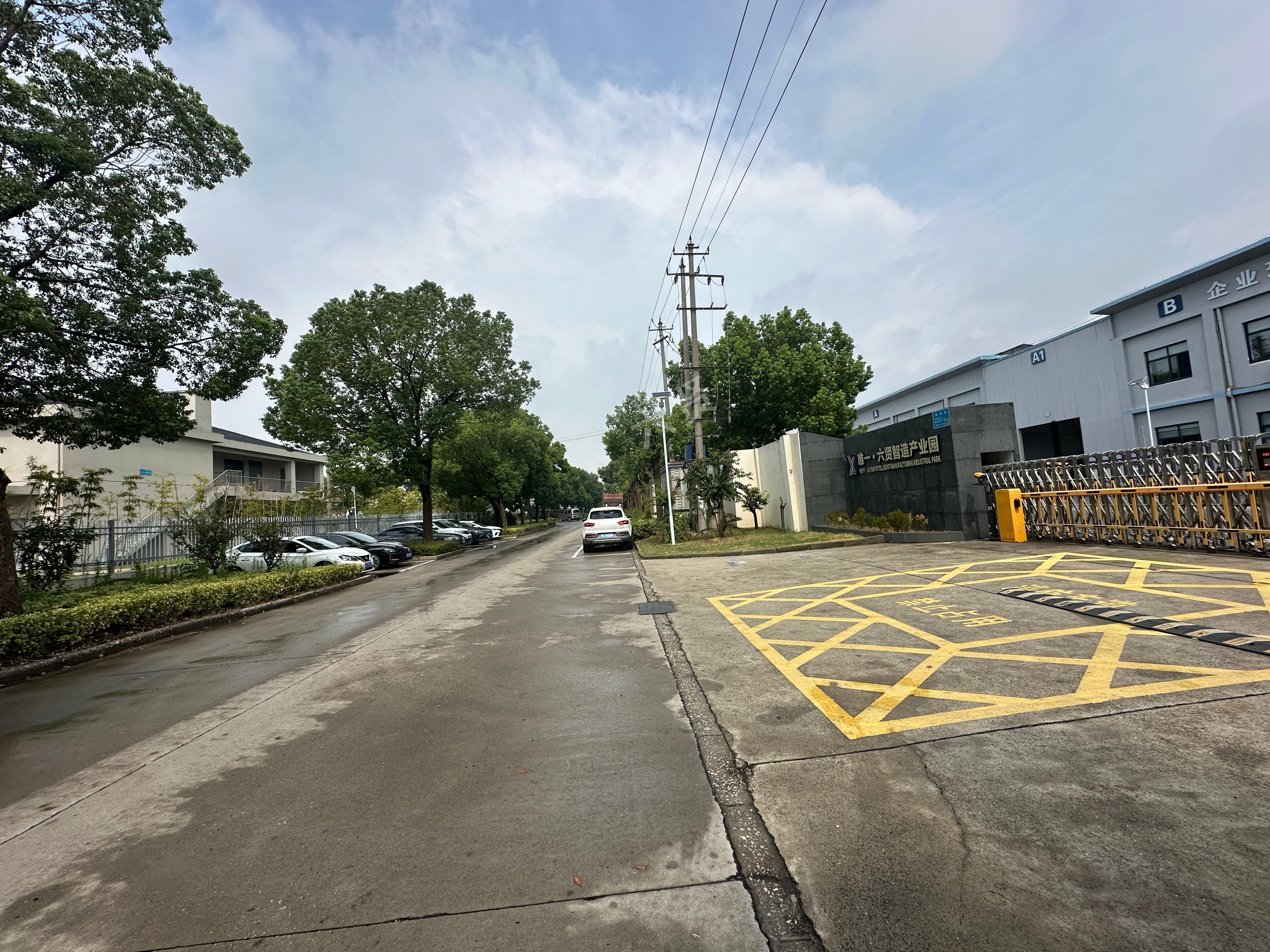 旺庄城南路900平机械厂房带5T行车