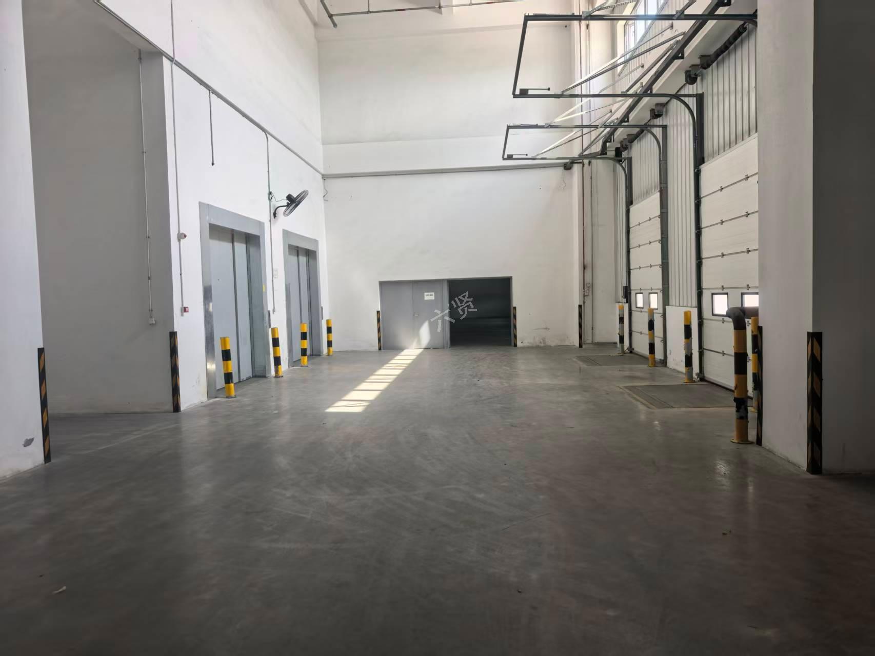 苏州园区金江路92号1750仓库7米高价格5毛