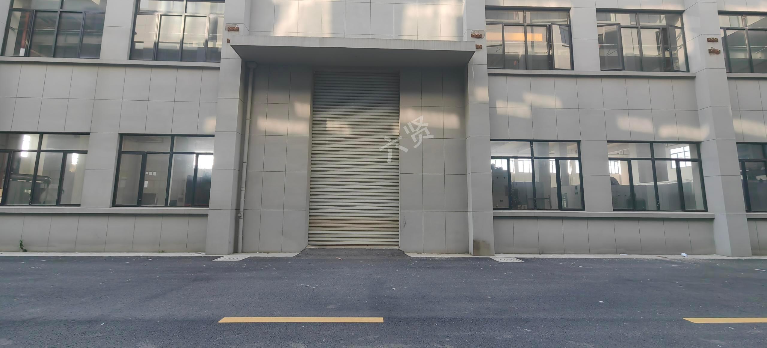 溧阳上黄镇带三吨货梯楼上厂房招商，吊装平台，租金80含票