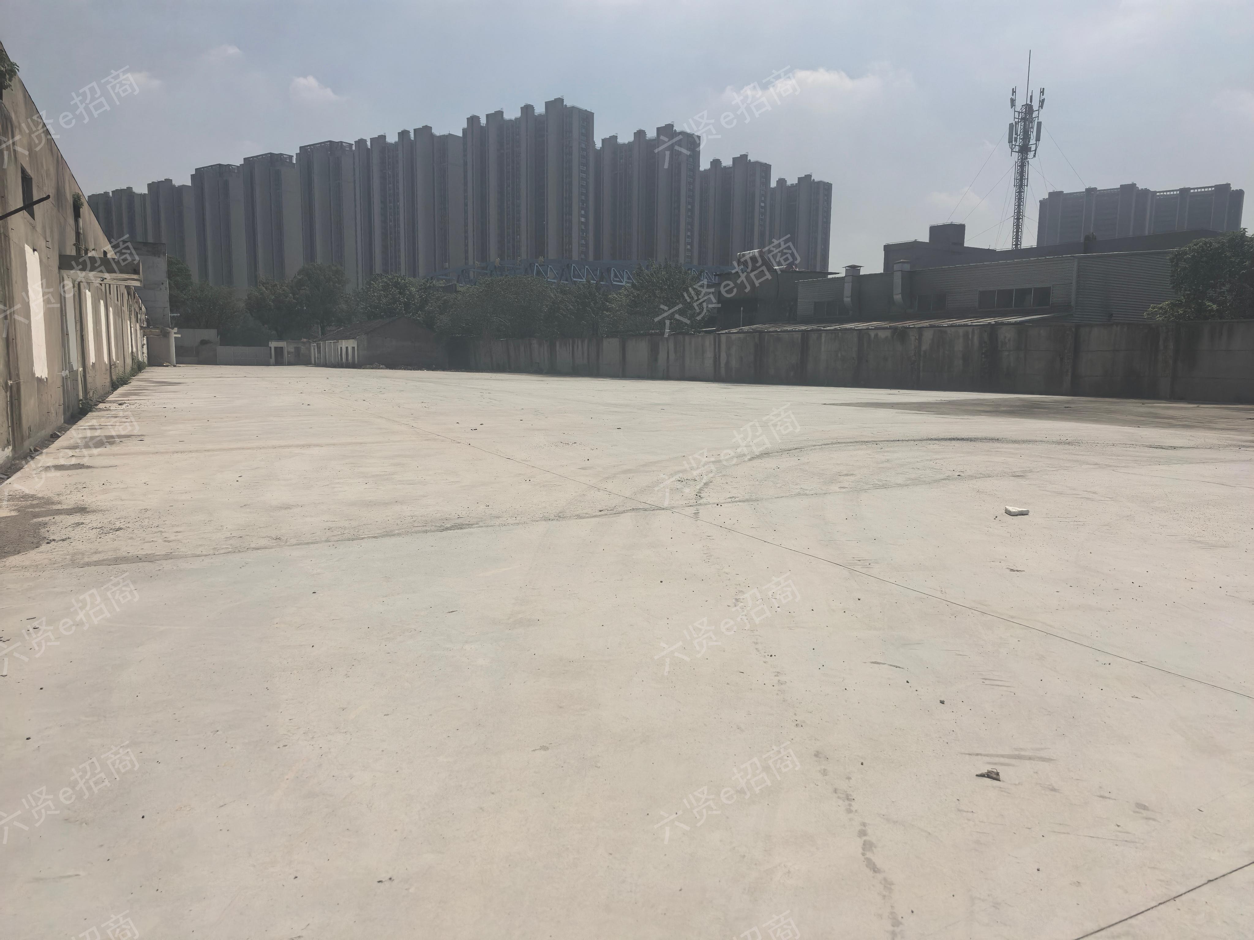 苏州吴江交通北路93号9亩水泥空地招租