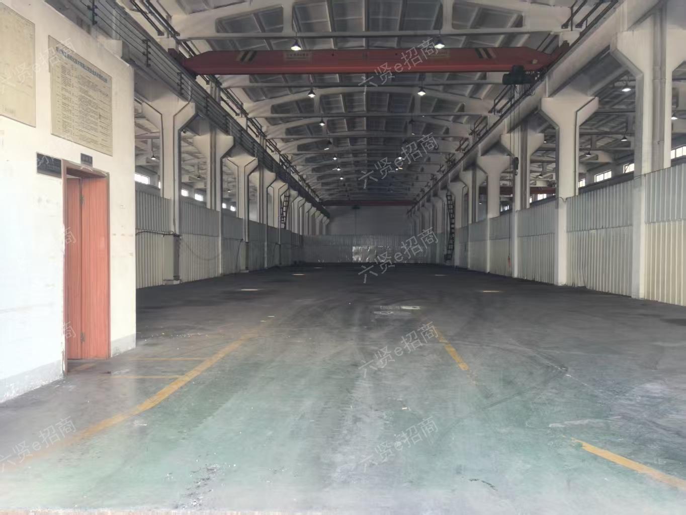 出租张泾泾华路6号1000平带木制品环评层高11米10吨厂房