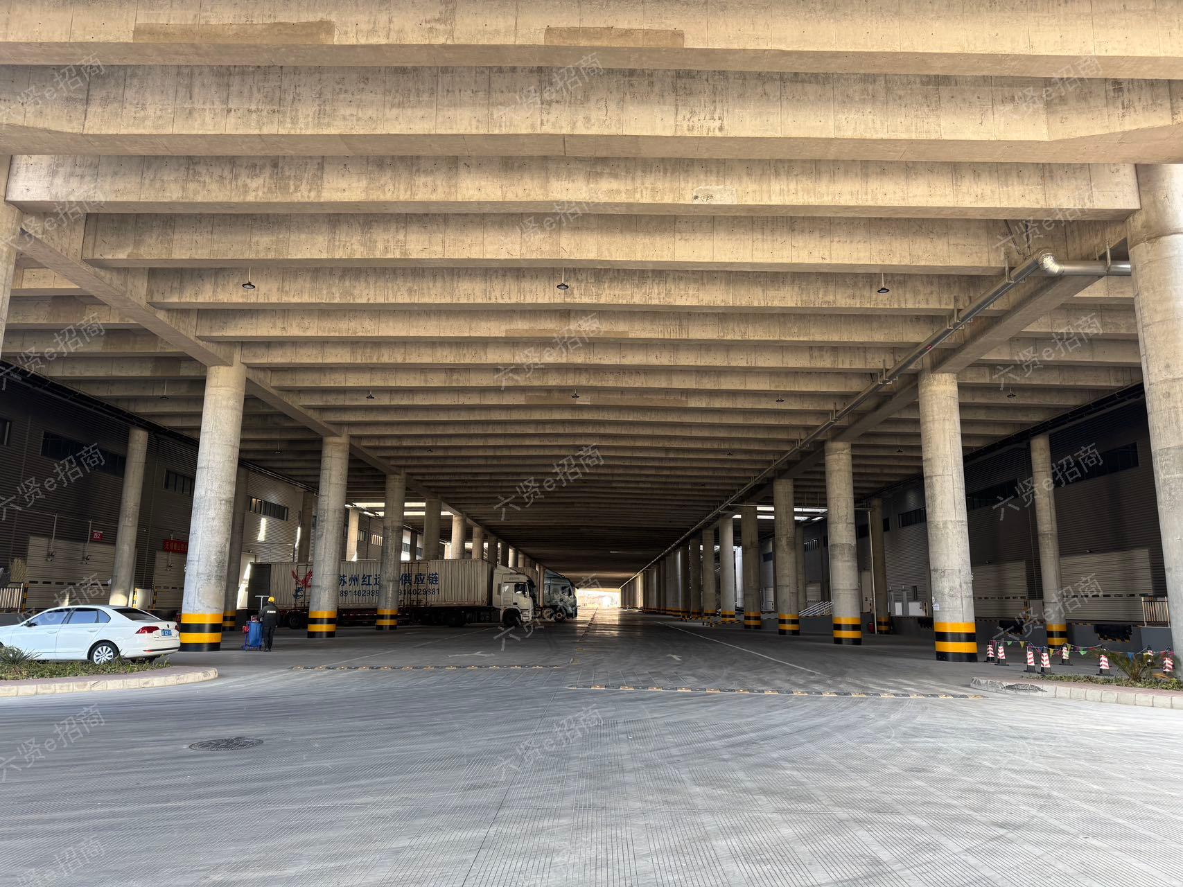 无锡金港启笛物流园双层坡道库招租中啦，电力充足