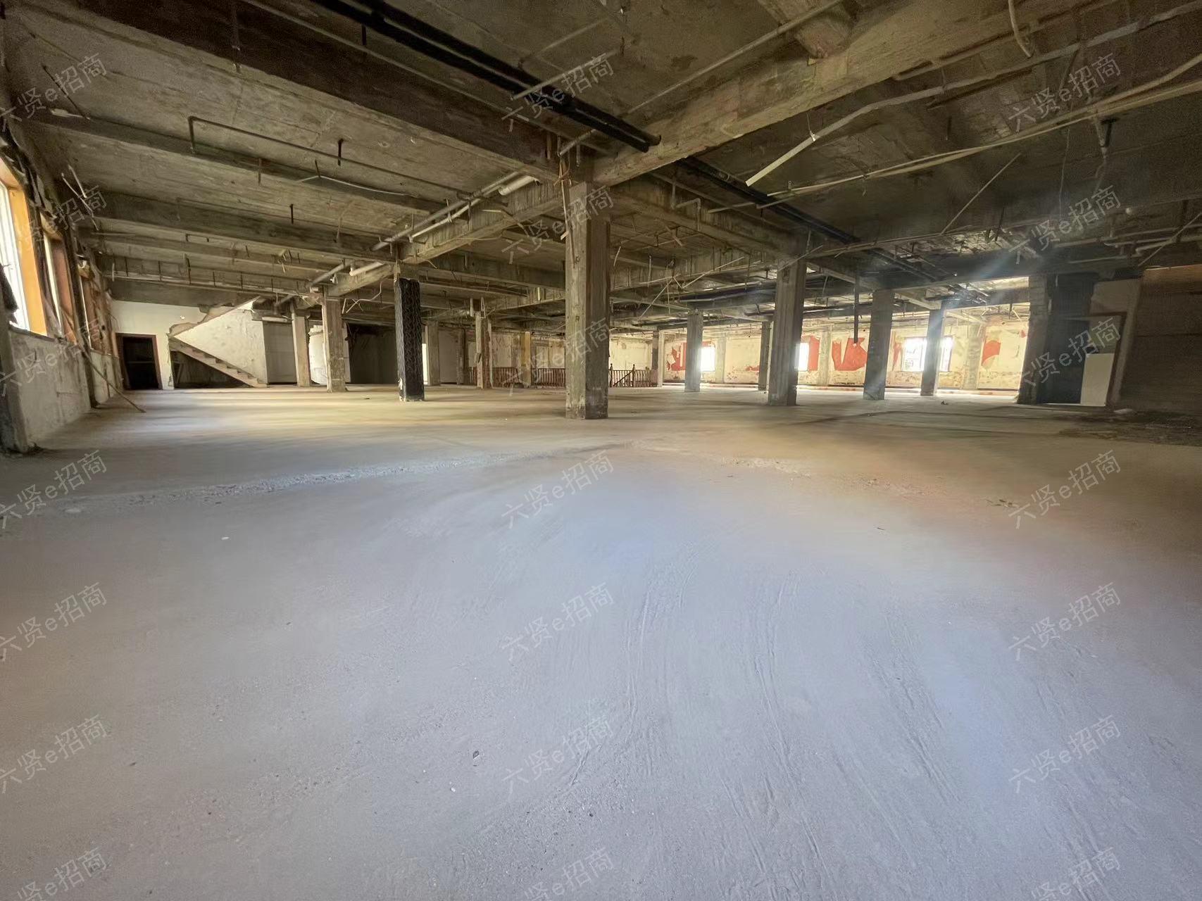 南桥路839号3000平商办招租中，标准砖混结构，层高3.5