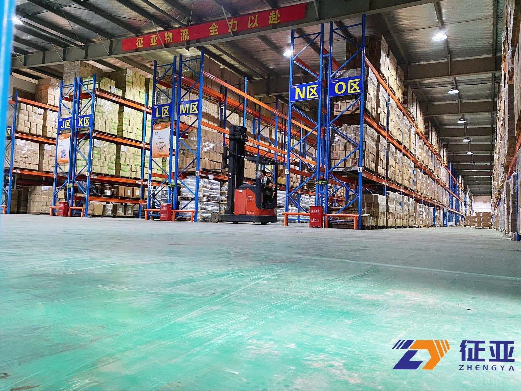 丰茂路889号3000平仓库招租中，层高11m，场地宽阔