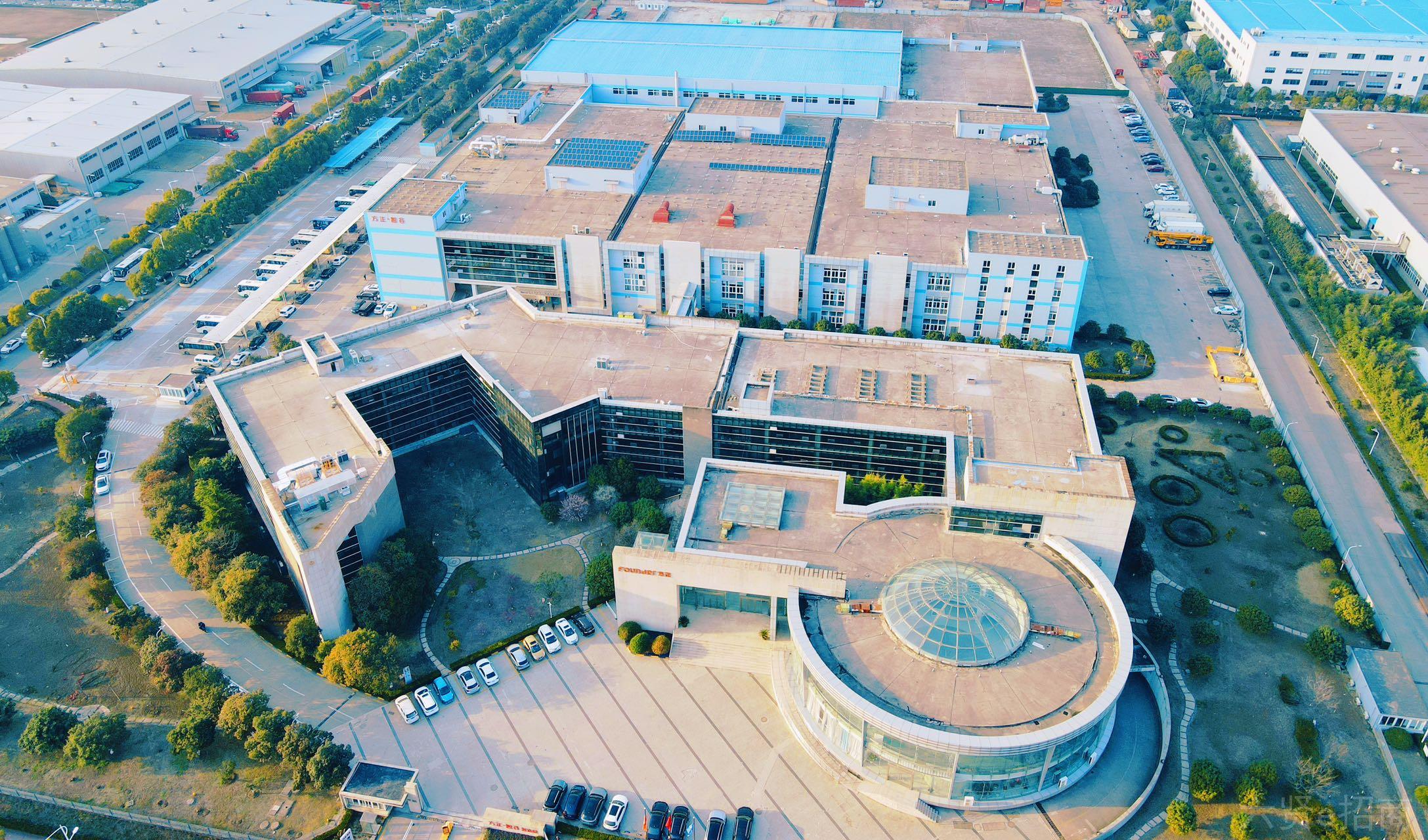 深圳生产力大楼两千平清水厂房招租啦，可拆分出租，定制改造