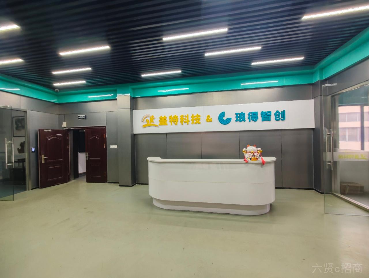 梅村锡勤路1号二楼商办招租中，面积850平，有一部两吨货梯